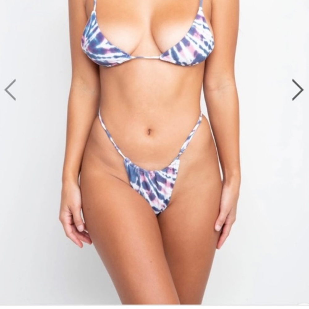 Skatie Bobbi bikini bottom in Coachella. Size Medium.